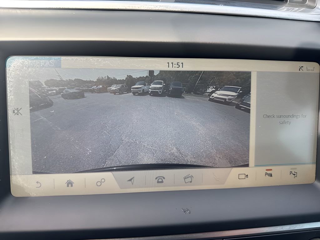 Used 2020 Jaguar E-PACE R-Dynamic SE image 32