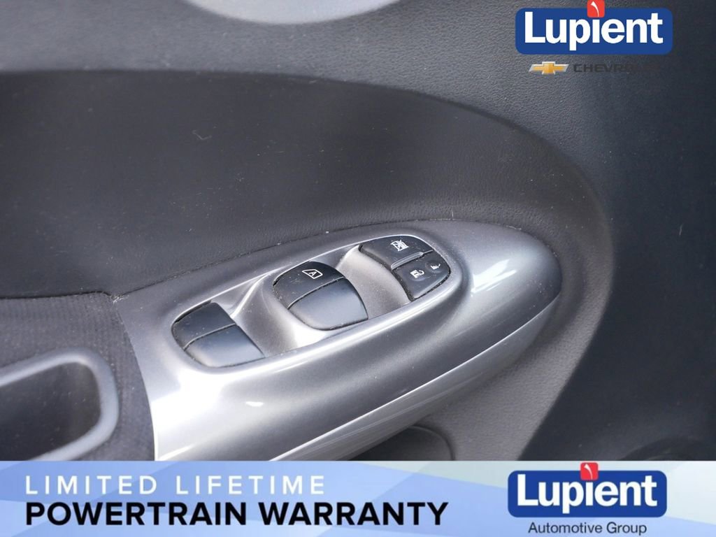 Used 2016 Nissan Juke S image 15