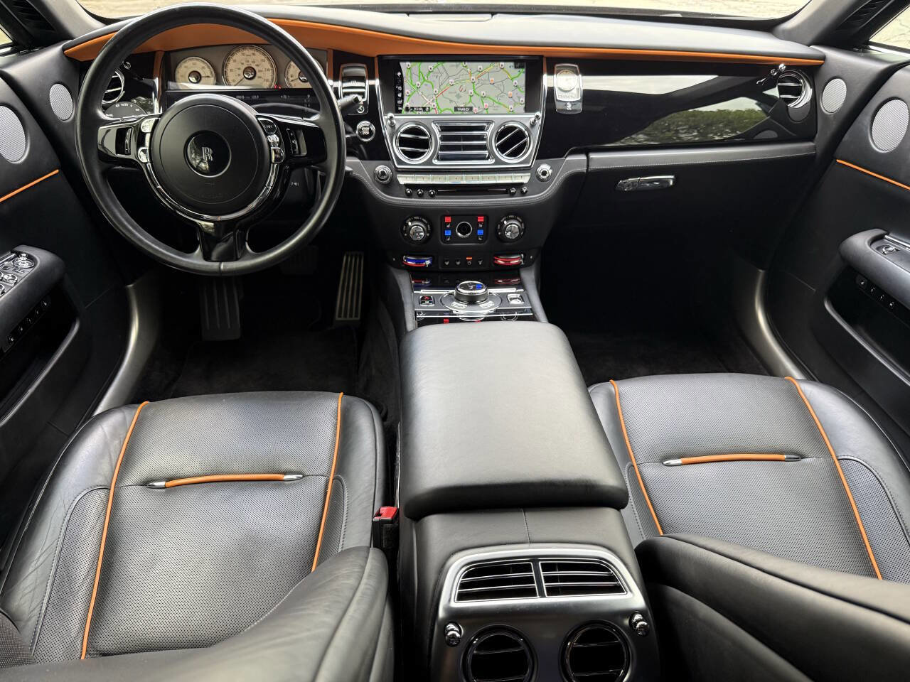 Used 2018 Rolls-Royce Dawn image 2