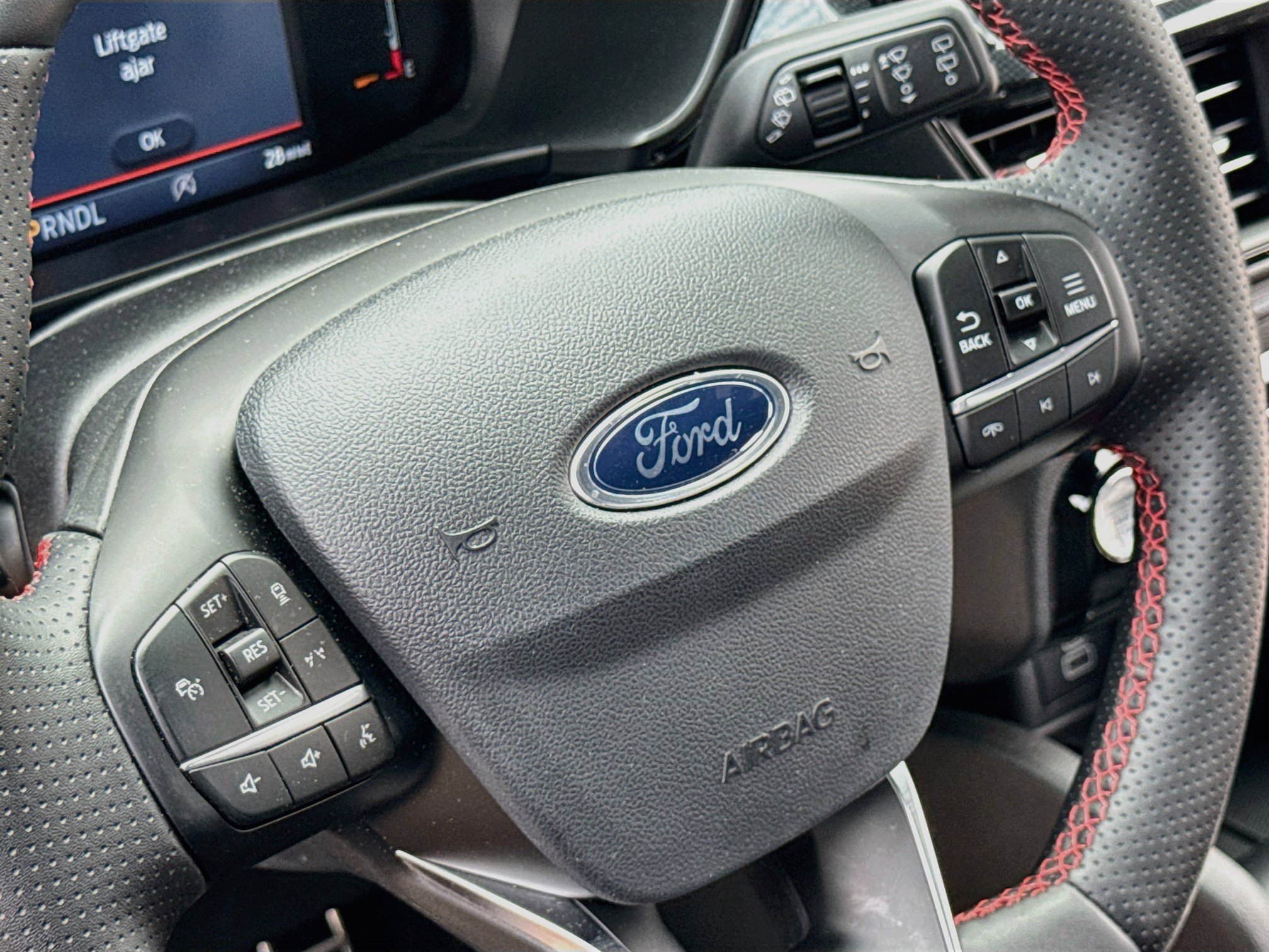 Used 2024 Ford Escape ST-Line w/ Tech Pack #1 AWD/4WD image 12
