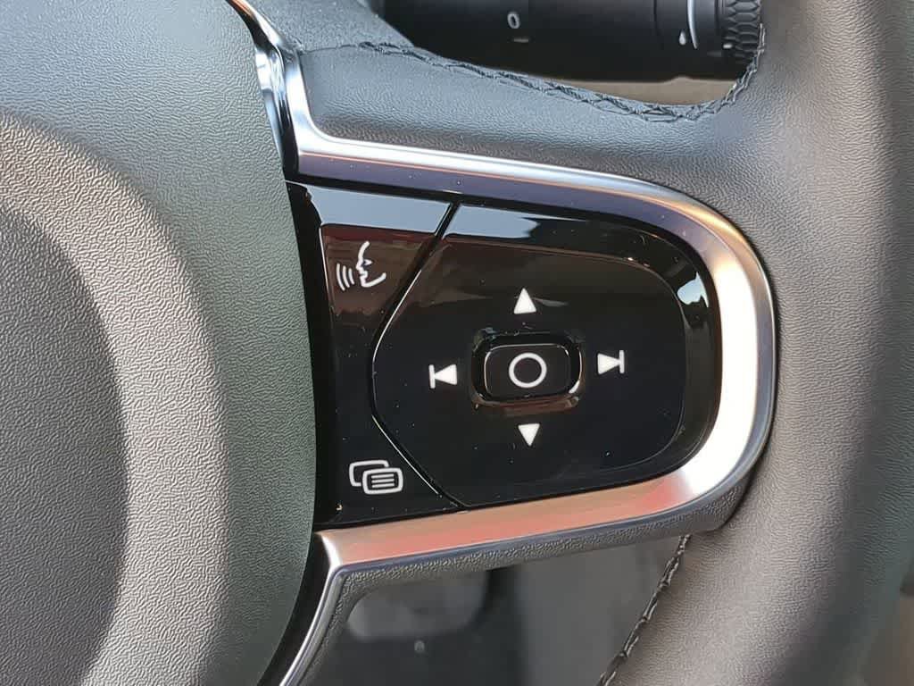 New 2026 Volvo XC90 T8 Plus w/ Protection Package Premier AWD/4WD image 23