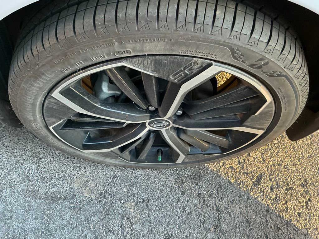 Used 2025 Nissan Altima 2.5 SR w/ SR Premium Package image 8