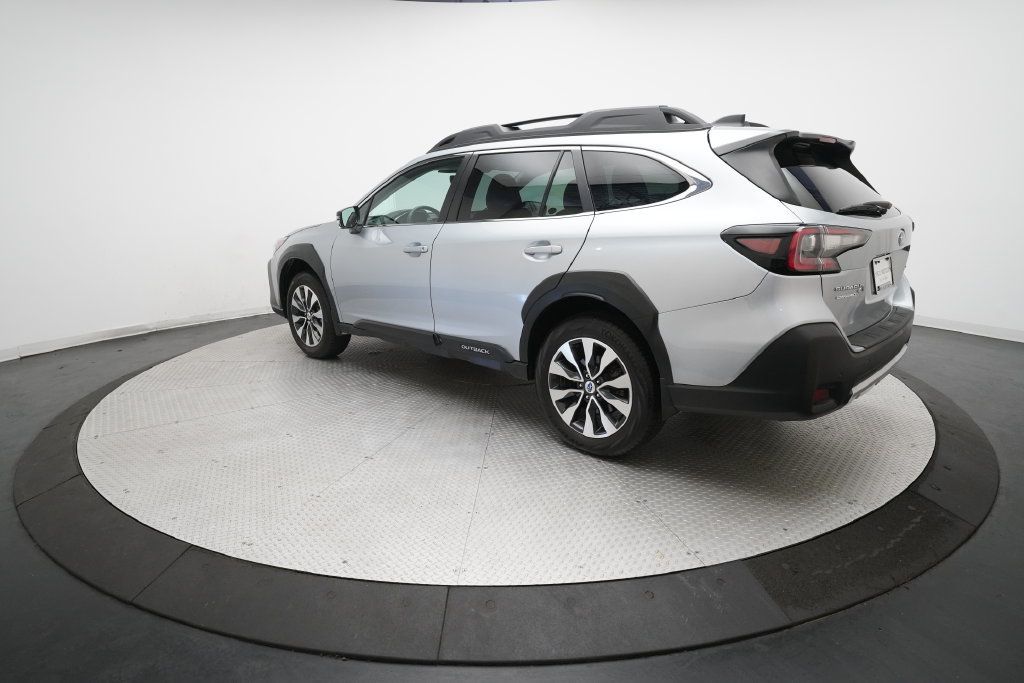 Certified 2025 Subaru Outback Limited AWD/4WD image 34