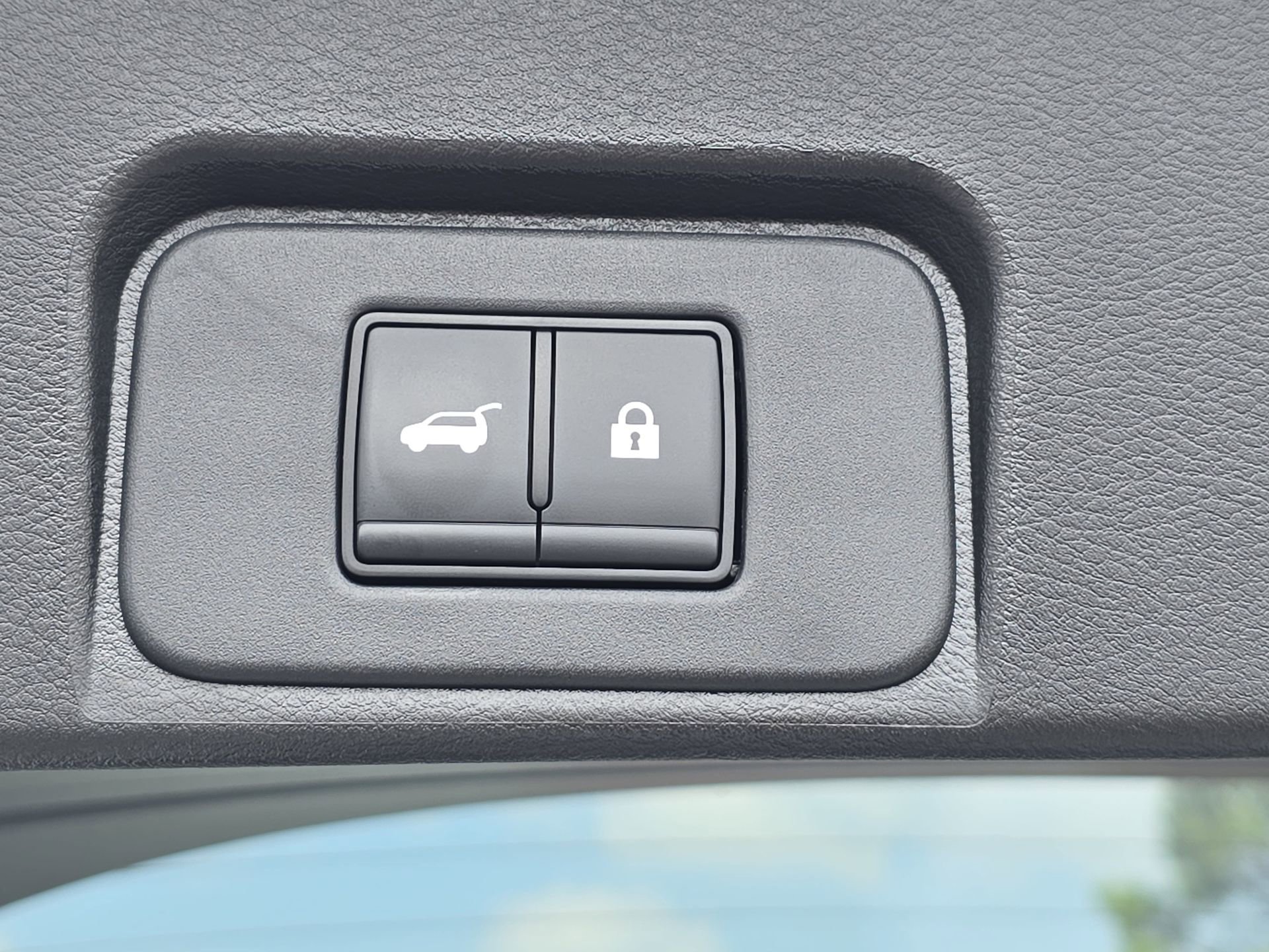 Used 2024 Nissan Rogue SL w/ SL Premium Package FWD image 13