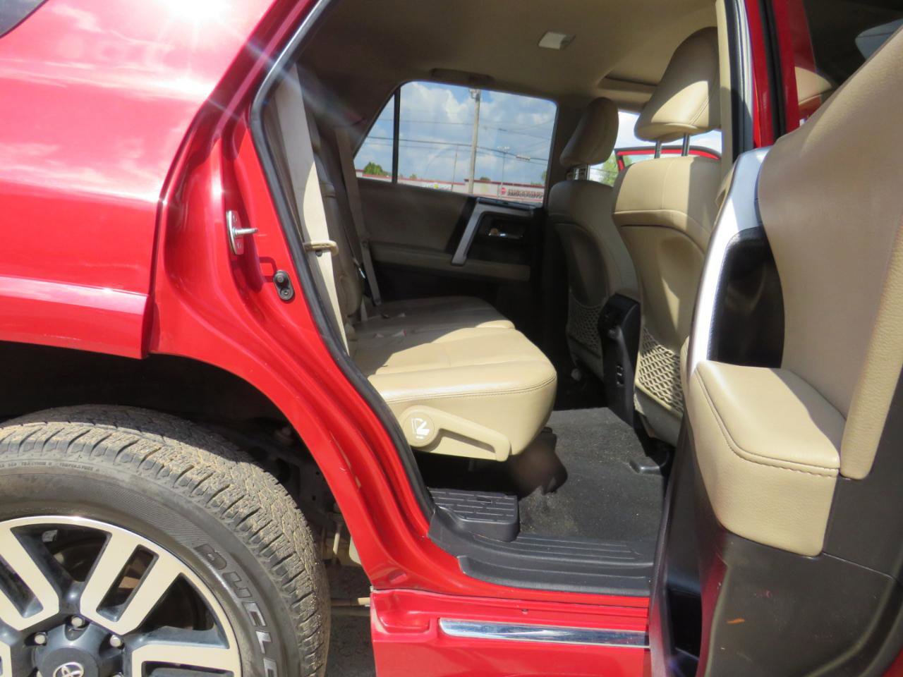Used 2015 Toyota 4Runner Limited image 23