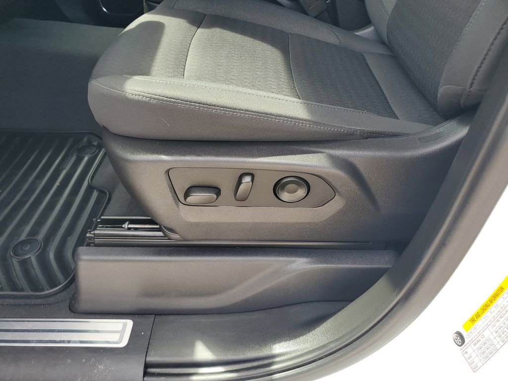 Used 2025 Chevrolet Silverado 2500 LT w/ Convenience Package image 19