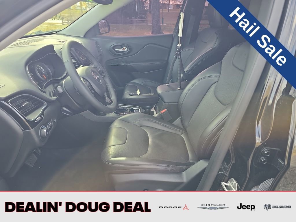 Used 2023 Jeep Cherokee Altitude Lux image 10