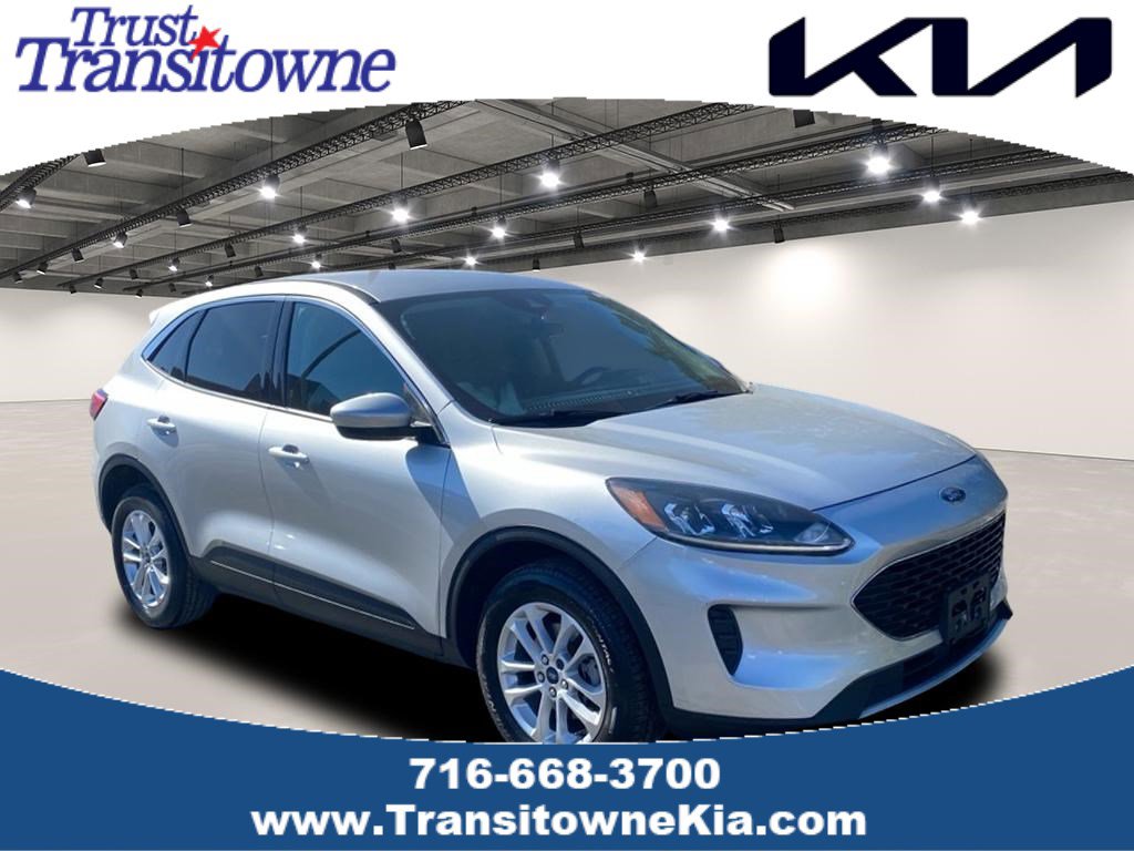 Used 2020 Ford Escape SE image 1