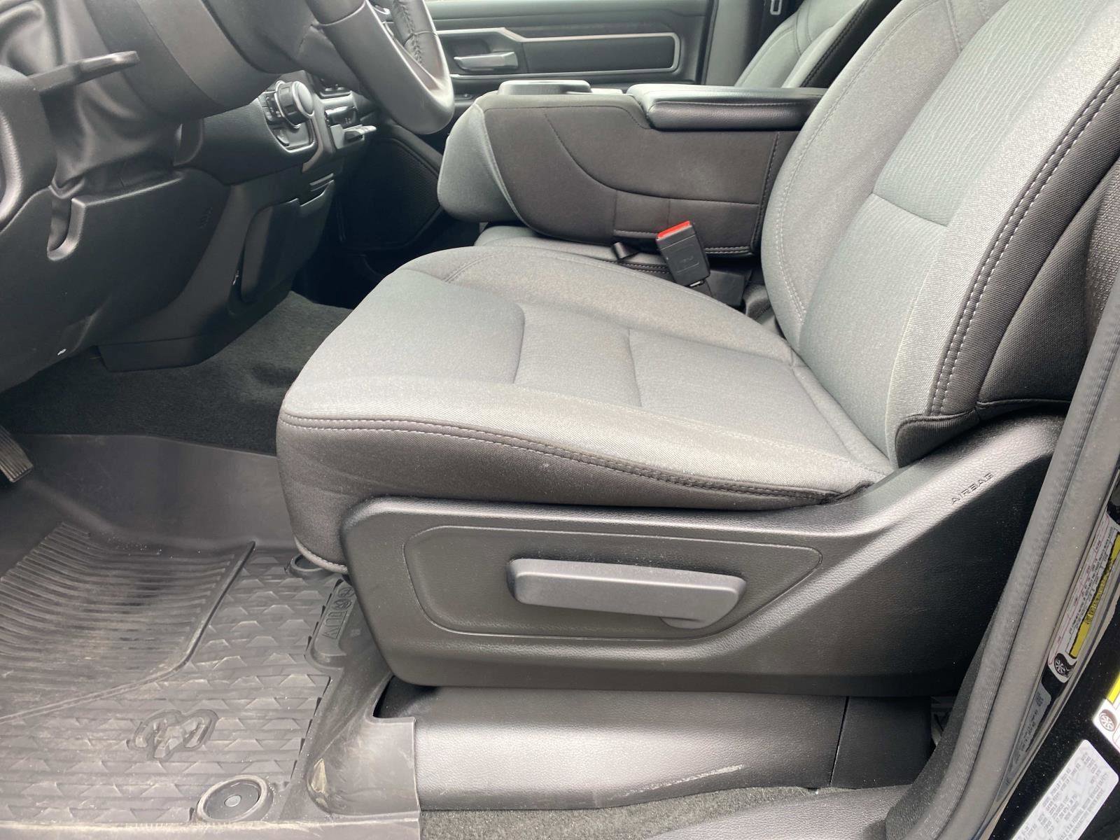 Used 2023 RAM 1500 Big Horn AWD/4WD image 24