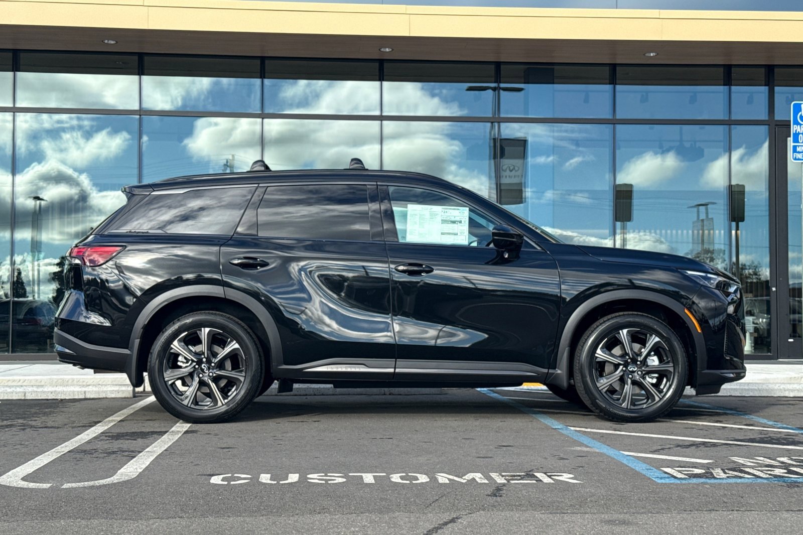 New 2026 INFINITI QX60 Autograph w/ Dark Cargo Package image 6