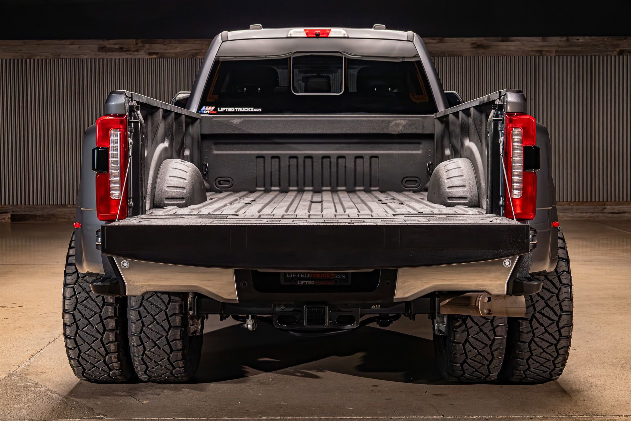 Used 2024 Ford F450 Lariat w/ FX4 Off-Road Package image 9