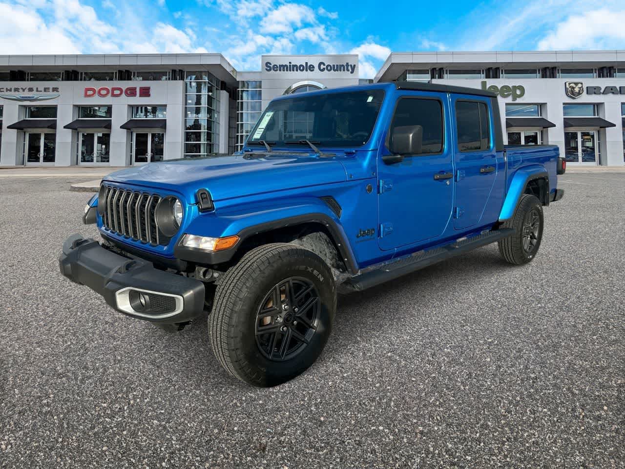 Certified 2024 Jeep Gladiator Sport AWD/4WD image 5