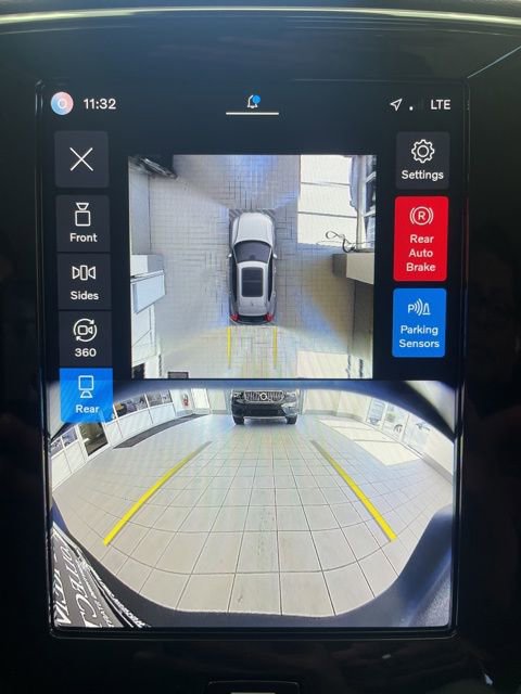 Certified 2025 Volvo XC40 B5 Plus image 23