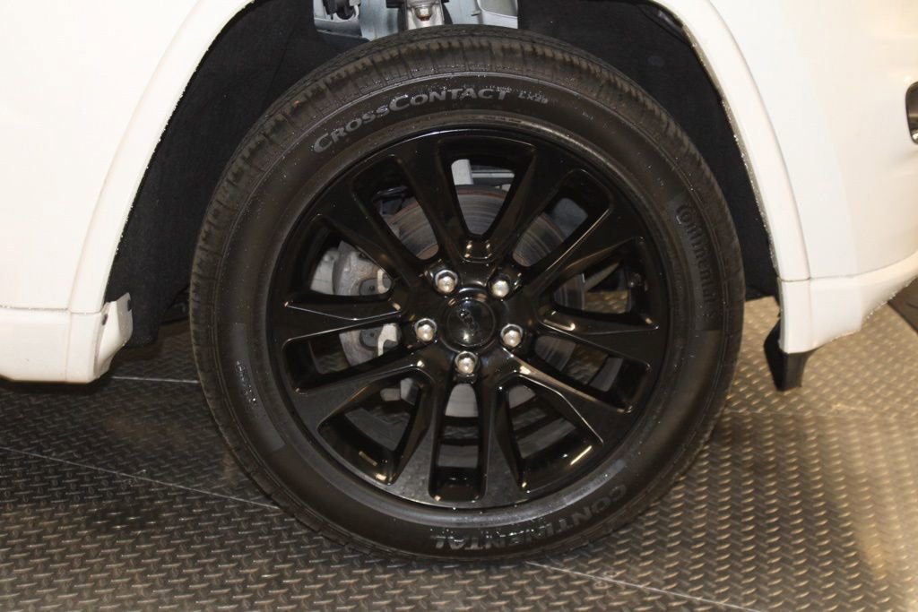 Used 2019 Jeep Grand Cherokee Altitude AWD/4WD image 13