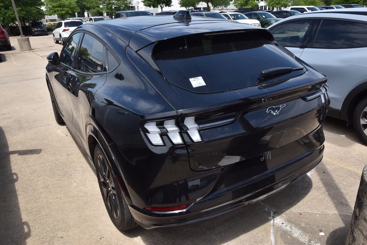 Used 2025 Ford Mustang Mach-E Premium w/ Sport Appearance Package AWD/4WD image 6