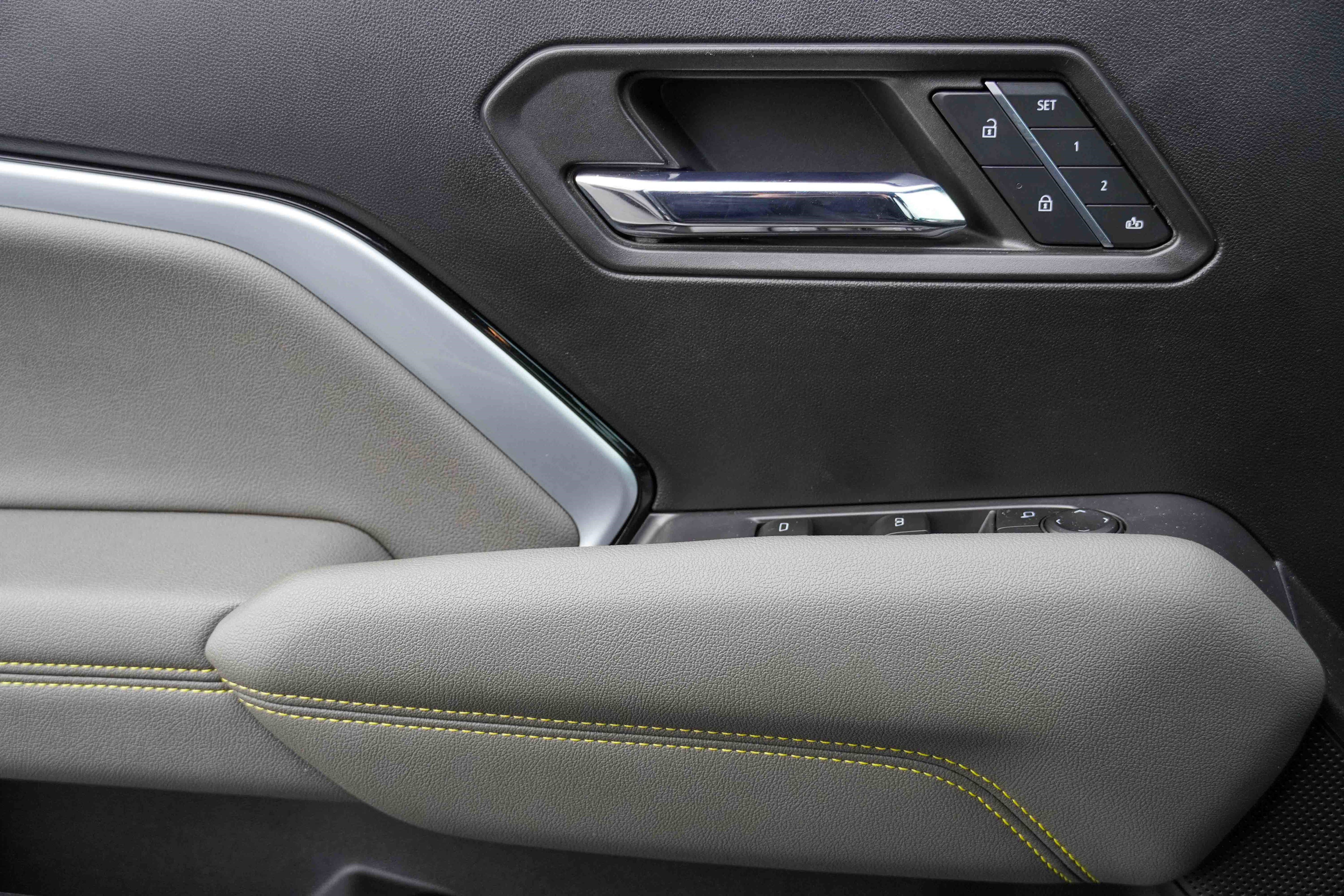 Used 2023 Chevrolet Colorado ZR2 w/ ZR2 Convenience Package III image 15