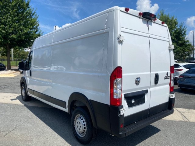 Used 2025 RAM ProMaster 2500 w/ Convenience Group FWD image 3