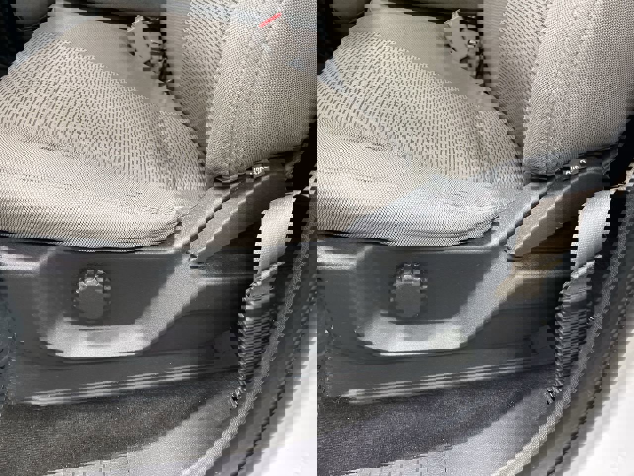 Used 2015 Ford F150 XLT image 18