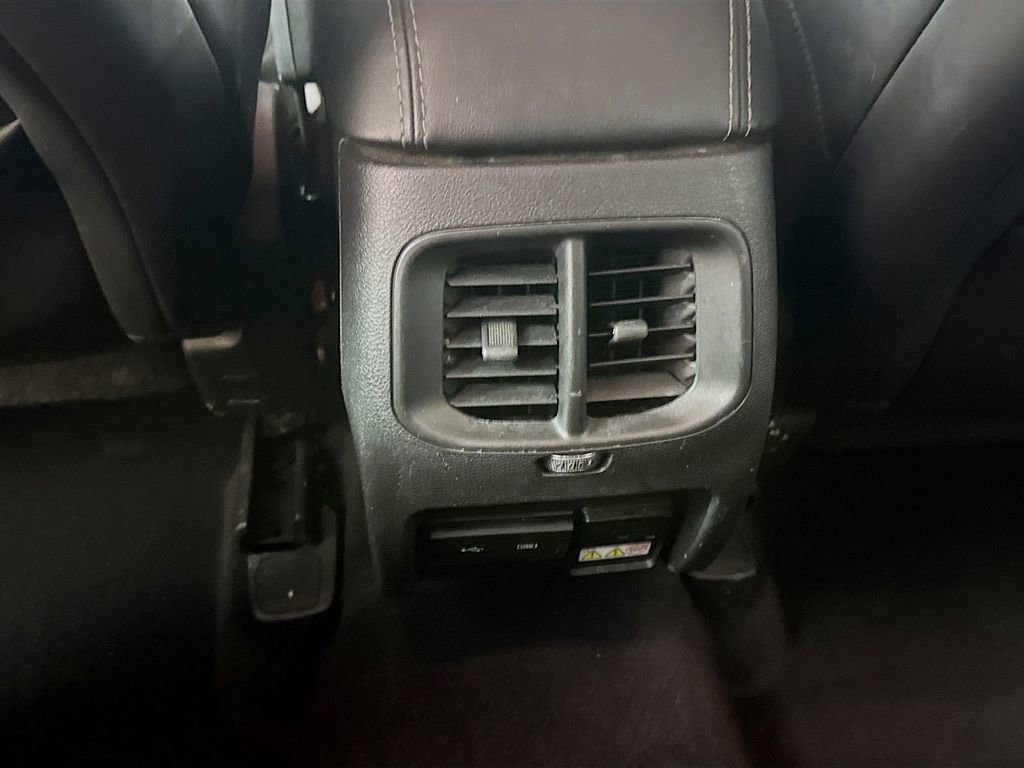 Used 2019 Jeep Cherokee Limited FWD image 24