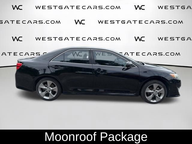 Used 2014 Toyota Camry SE w/ Moonroof Package FWD image 5
