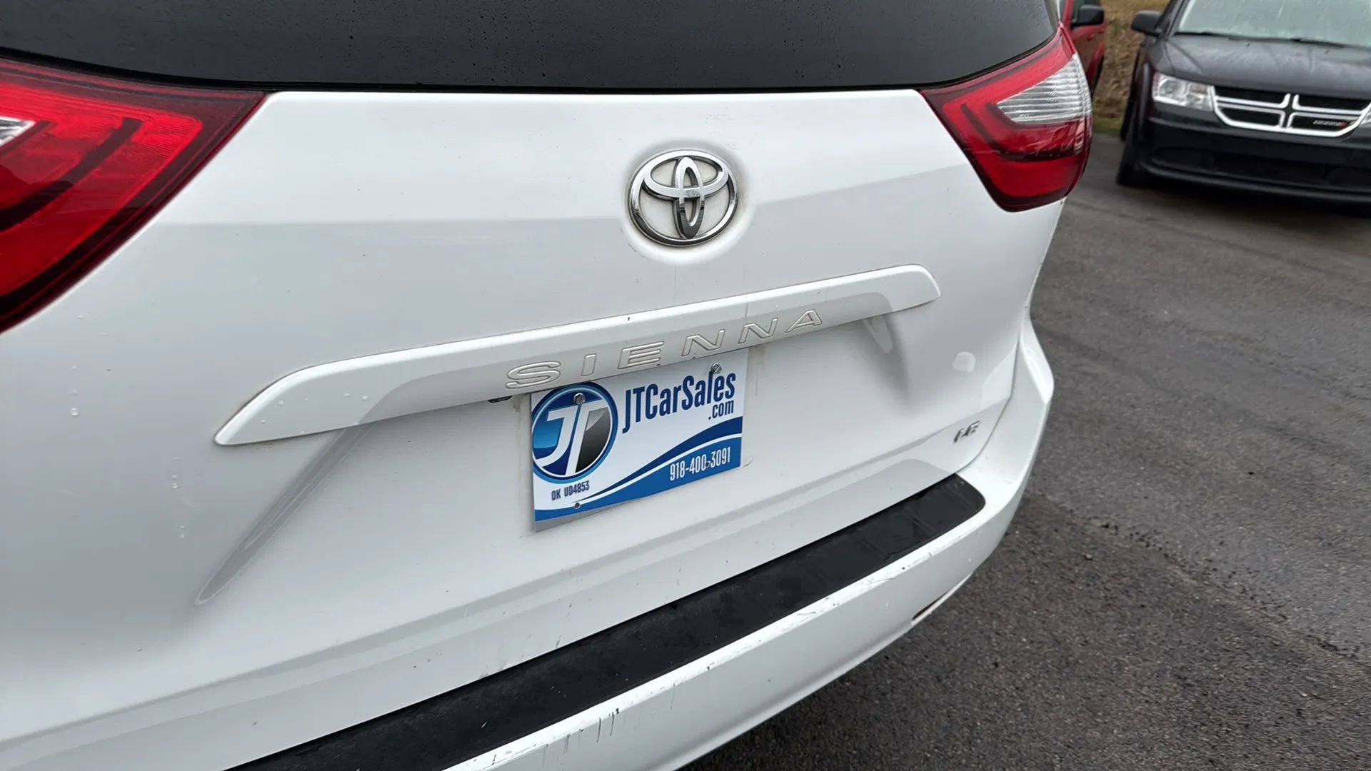 Used 2018 Toyota Sienna LE image 23