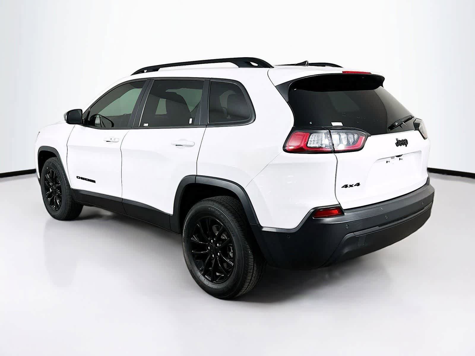 Used 2023 Jeep Cherokee Altitude Lux AWD/4WD image 4