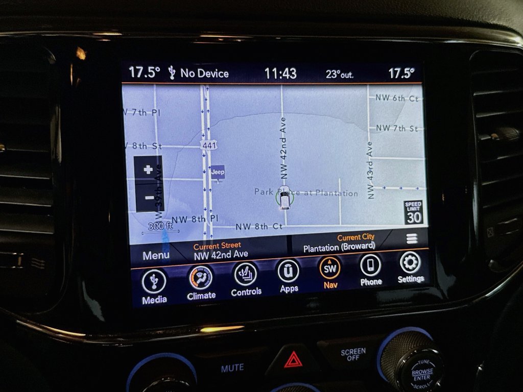 Used 2021 Jeep Grand Cherokee Laredo X RWD image 14