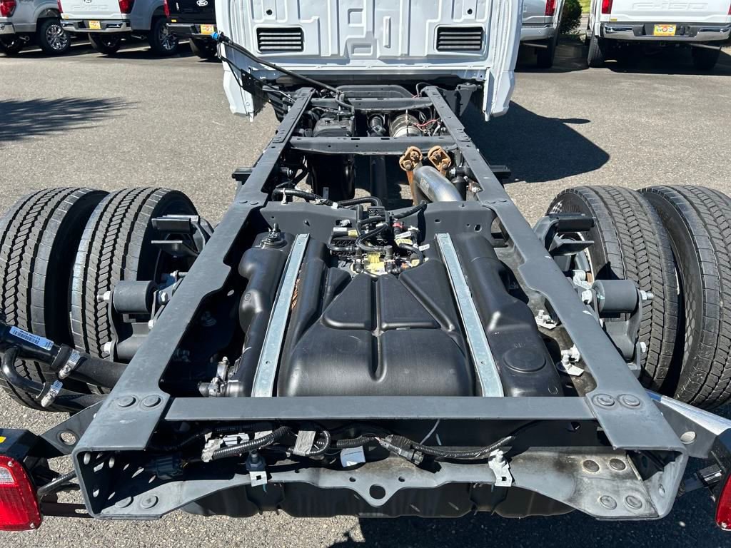 New 2025 Ford F550 4x4 SuperCab Super Duty image 27