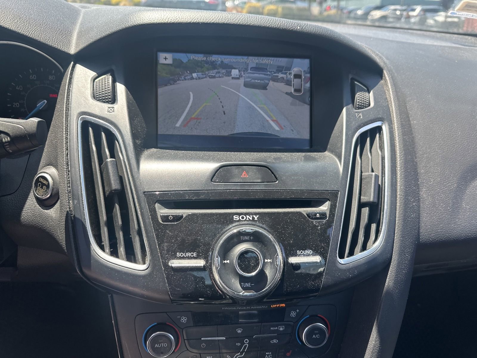 Used 2017 Ford Focus Titanium FWD image 11