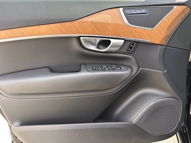 Certified 2024 Volvo XC90 T8 Plus AWD/4WD image 15