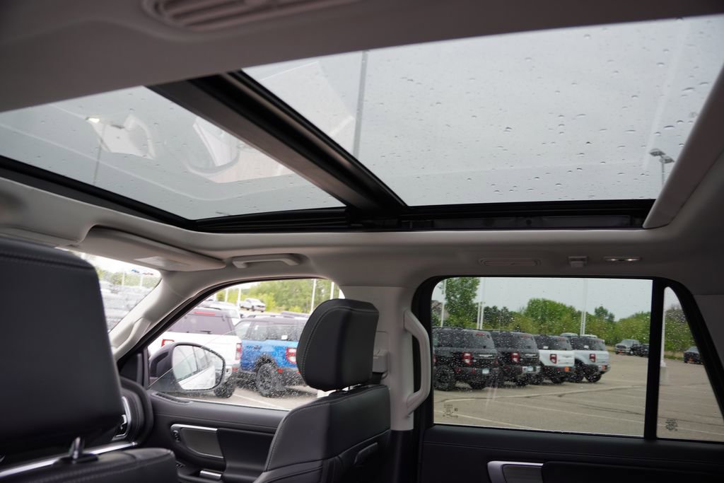 Certified 2025 Ford Expedition Max Platinum AWD/4WD image 23