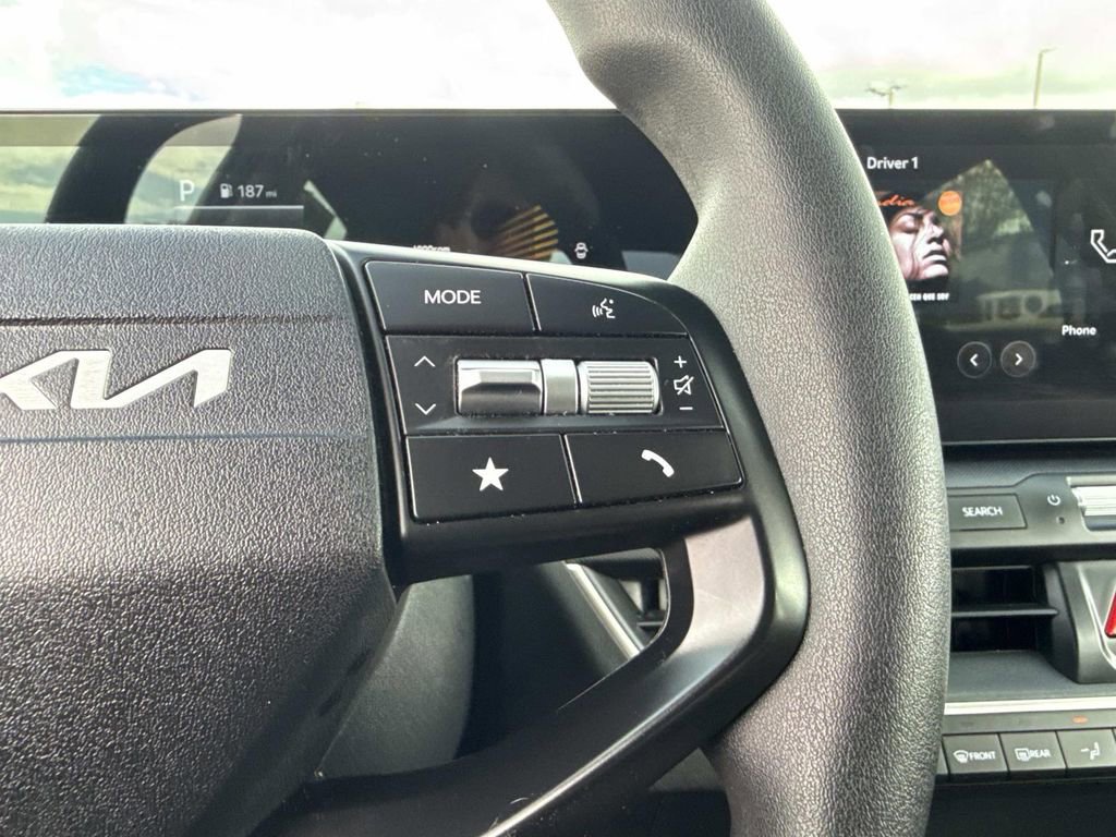 Used 2025 Kia K4 LXS image 30
