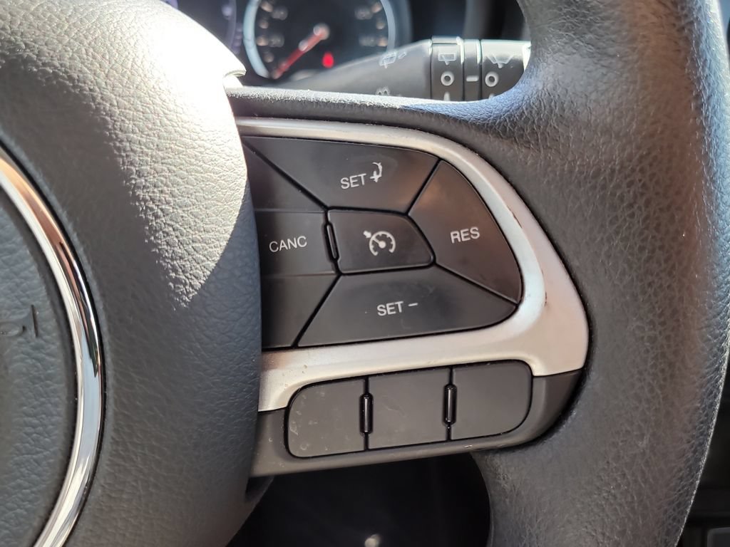 Certified 2020 Jeep Renegade Sport w/ Sport Appearance Group FWD image 30
