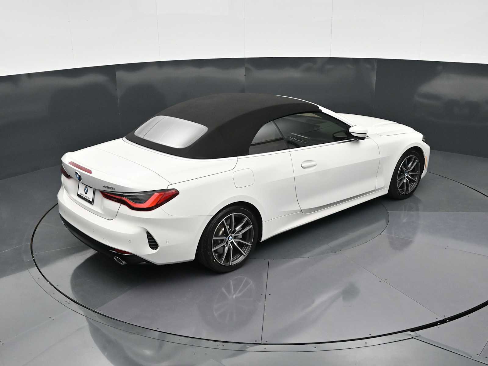 Used 2024 BMW 430i Convertible w/ Premium Package image 19