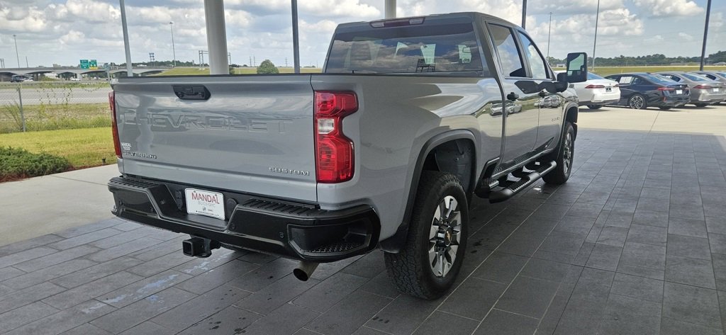 Used 2025 Chevrolet Silverado 2500 Custom w/ Custom Value Package image 6
