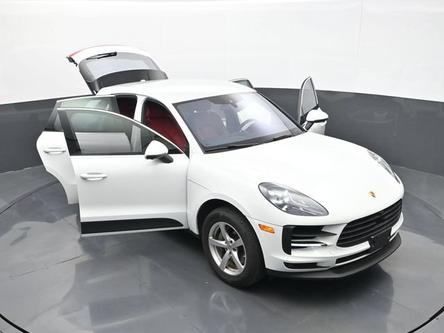 Certified 2021 Porsche Macan S AWD/4WD image 32
