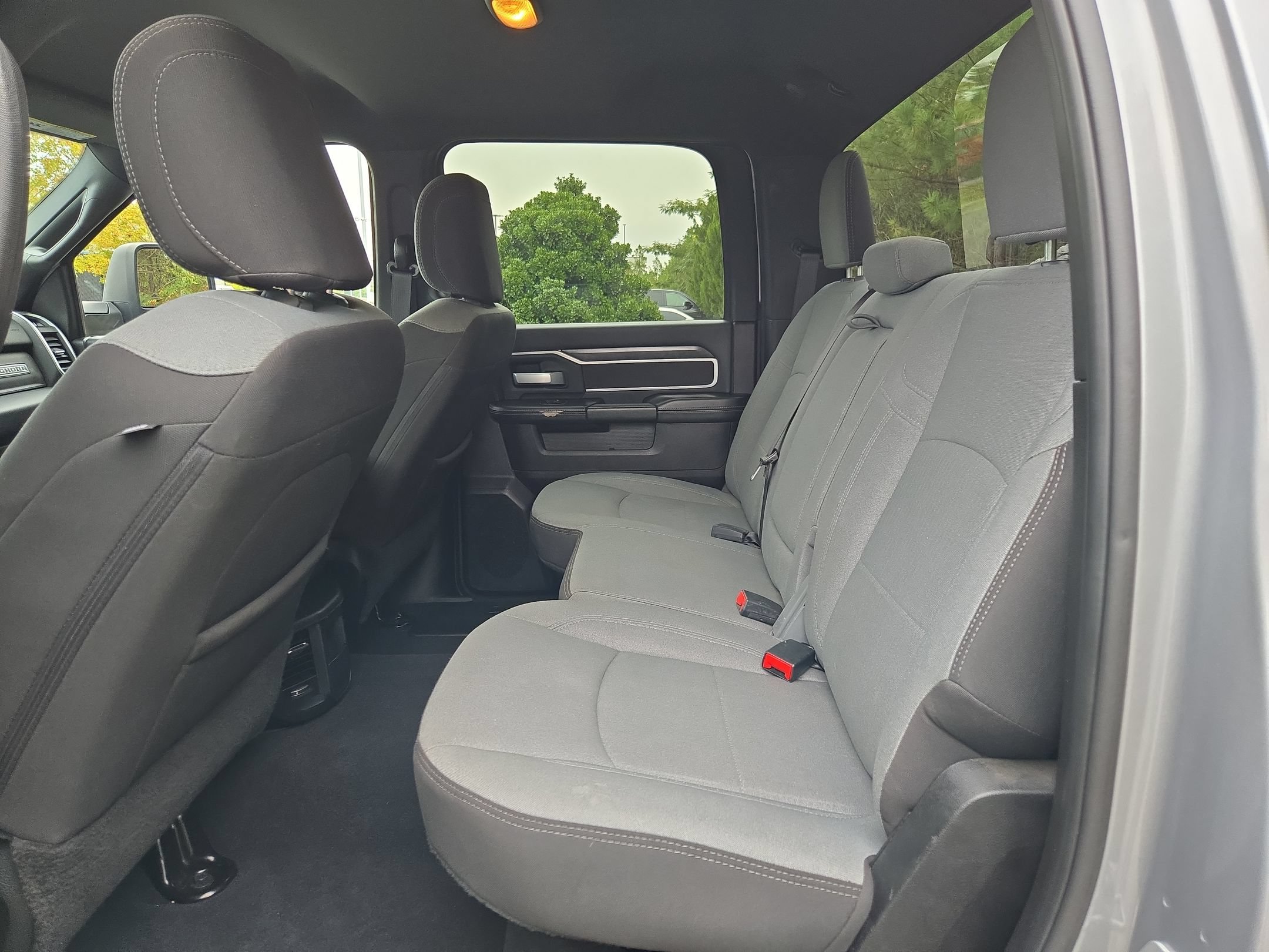 Used 2024 RAM 2500 Big Horn AWD/4WD image 33