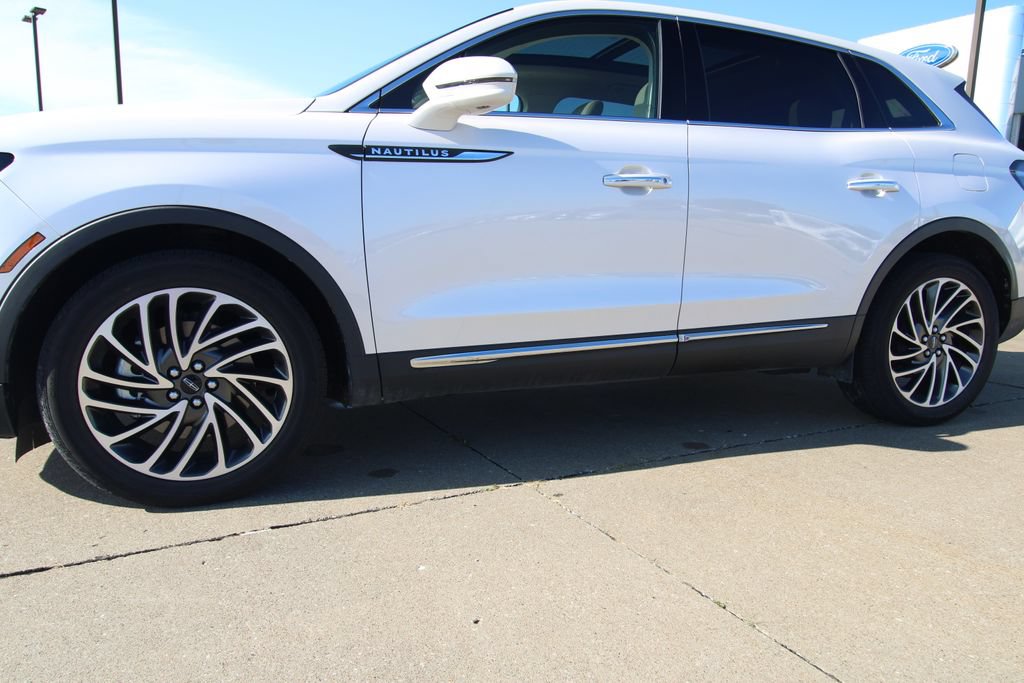 Used 2019 Lincoln Nautilus Reserve w/ Driver Assistance Package AWD/4WD image 10
