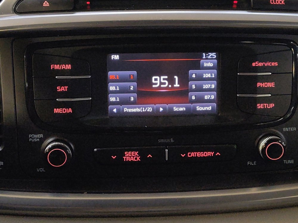 Used 2016 Kia Sorento EX AWD/4WD image 25