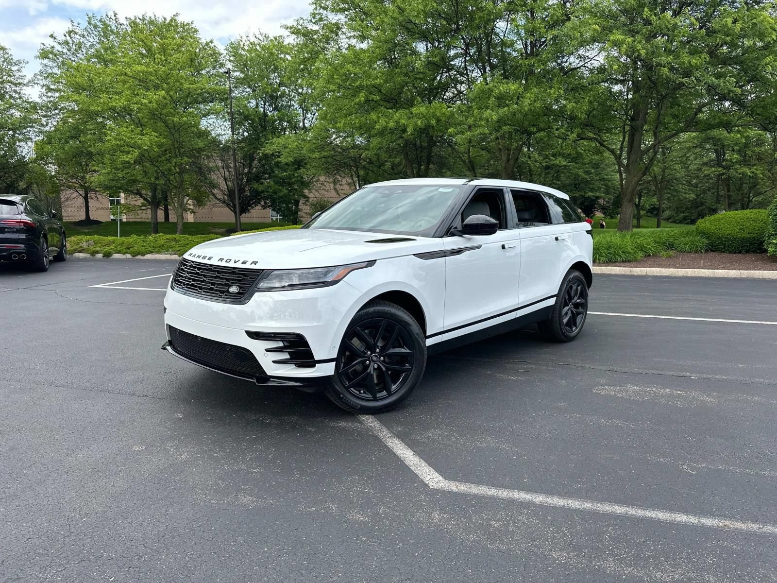 New 2026 Land Rover Range Rover Velar Dynamic SE