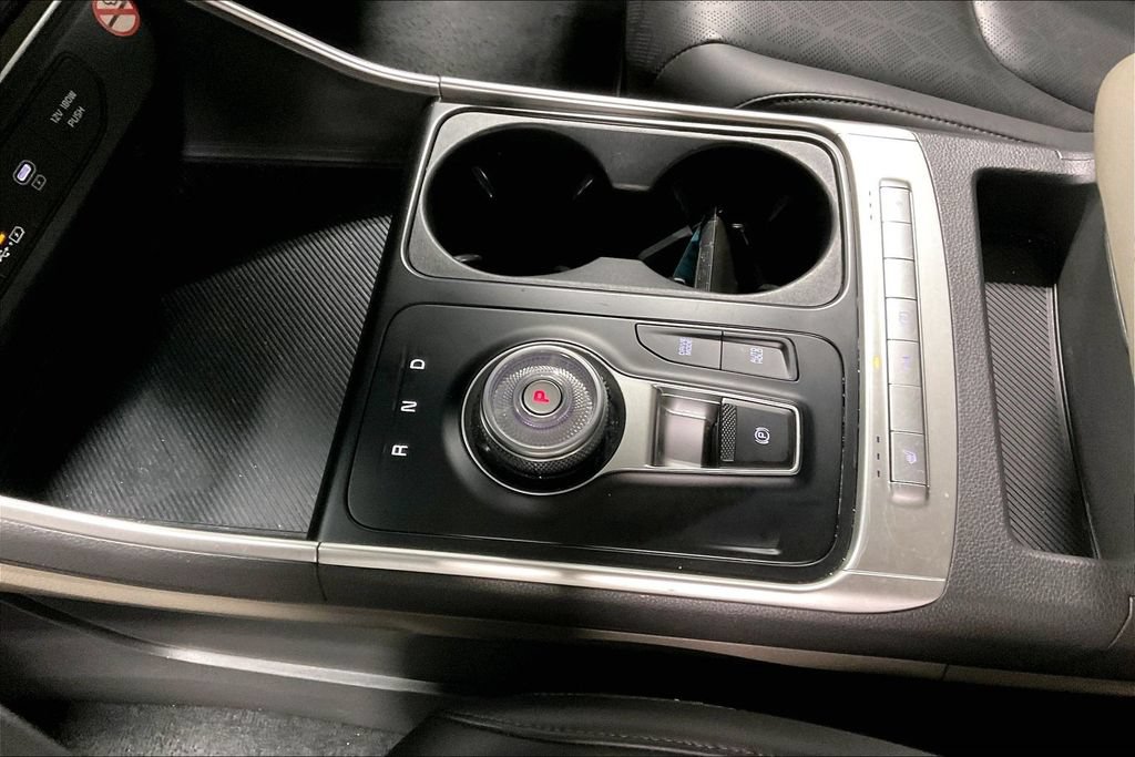 Used 2026 Kia Carnival LXS FWD image 17