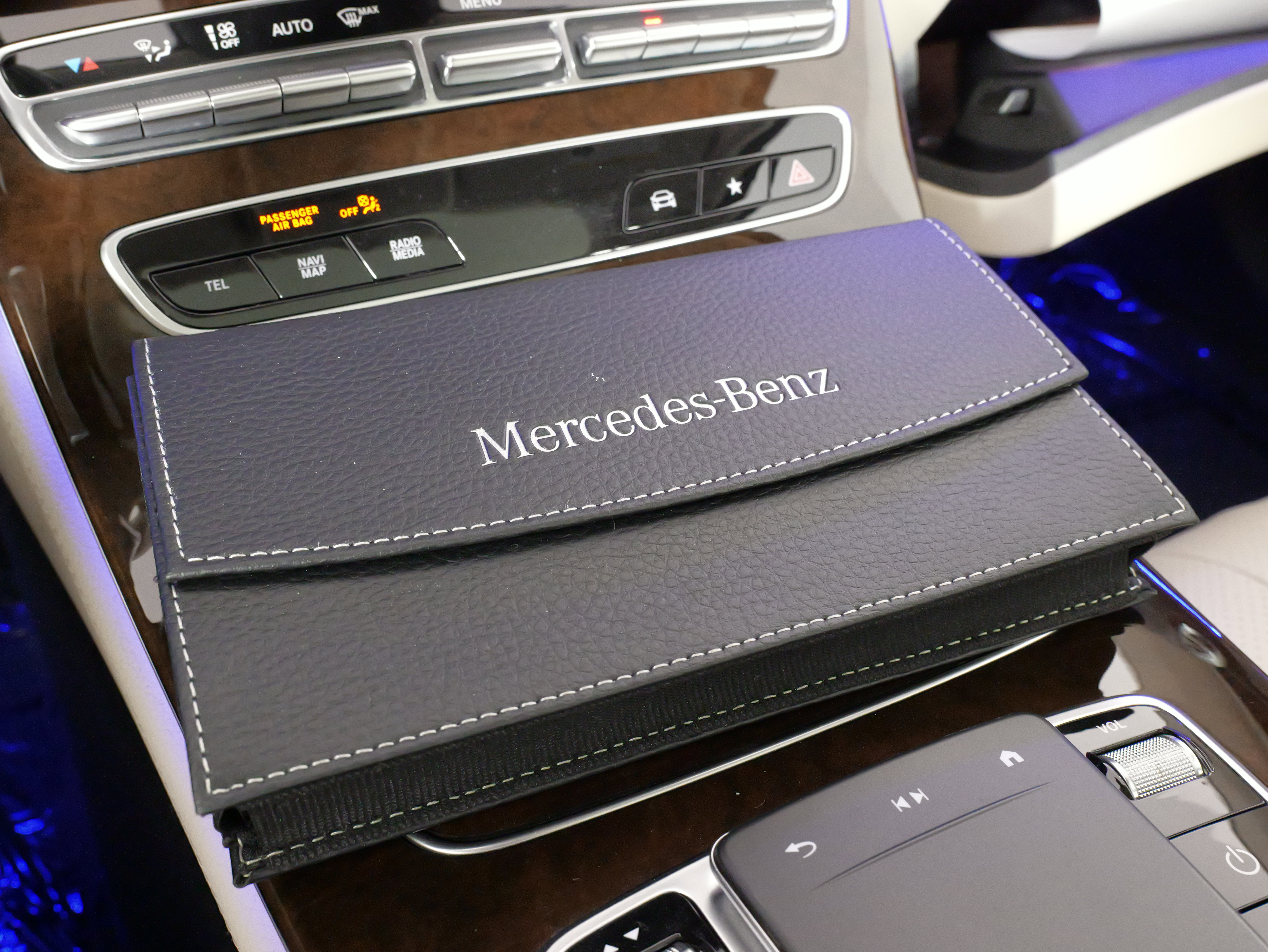 Used 2021 Mercedes-Benz E 350 4MATIC Sedan w/ Premium Package image 58