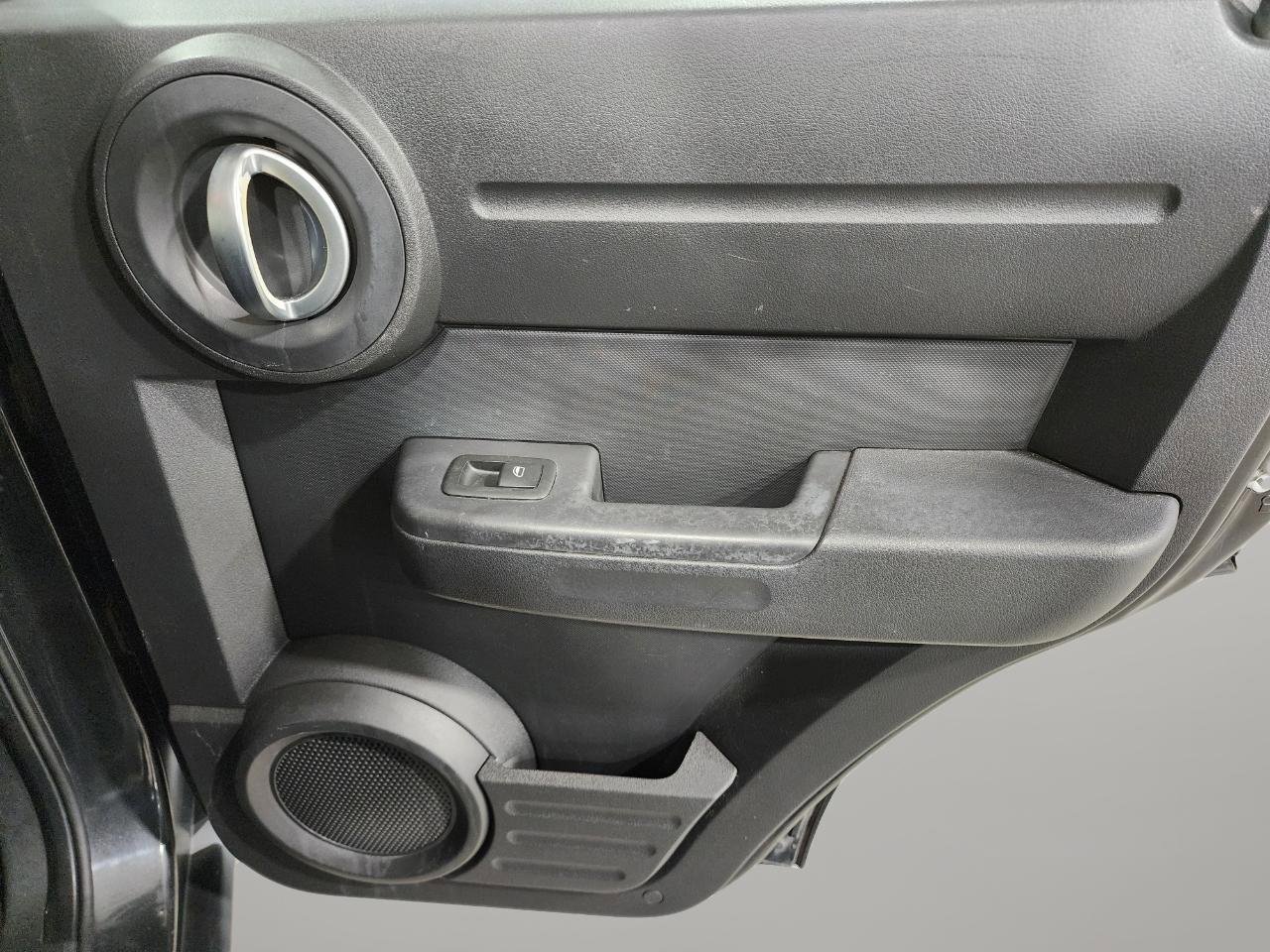 Used 2011 Dodge Nitro SE image 29