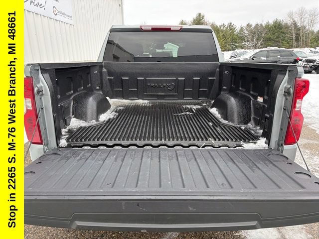Used 2025 Chevrolet Silverado 1500 LT AWD/4WD image 16