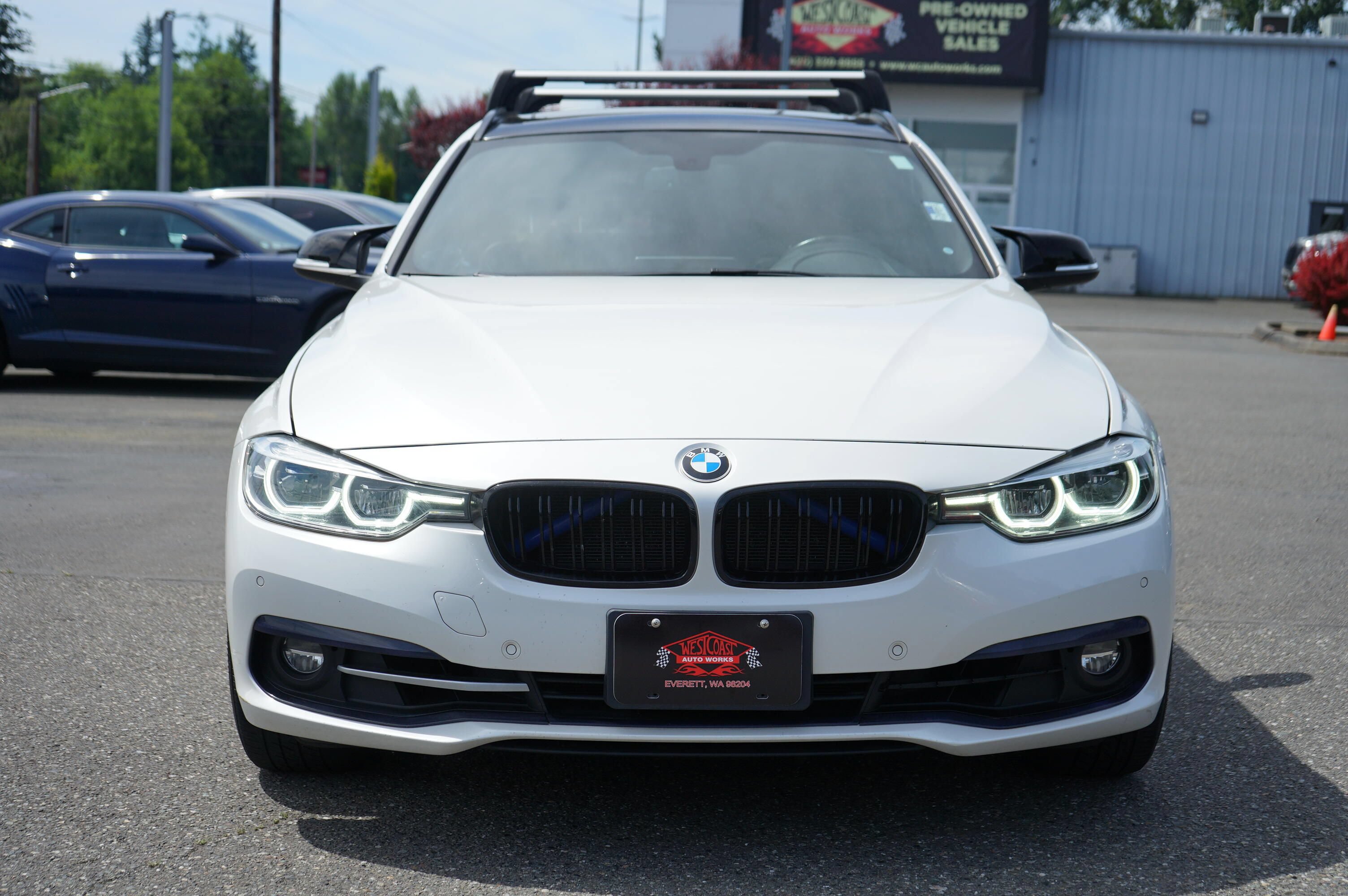 Used 2017 BMW 330i xDrive Wagon AWD/4WD image 10