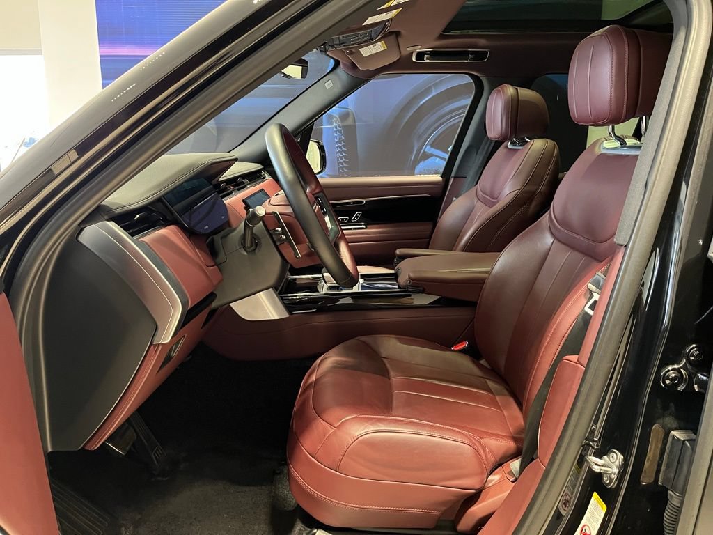 Certified 2025 Land Rover Range Rover SE AWD/4WD image 10