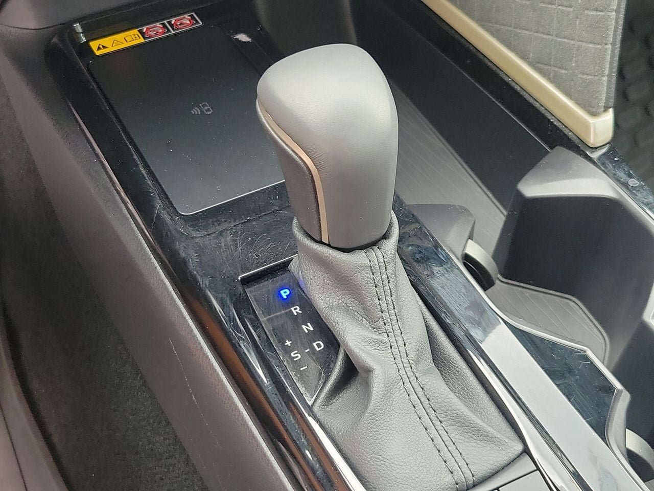 Used 2025 Toyota Camry XLE AWD/4WD image 28