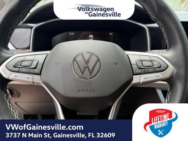 Used 2025 Volkswagen Taos SE FWD image 21