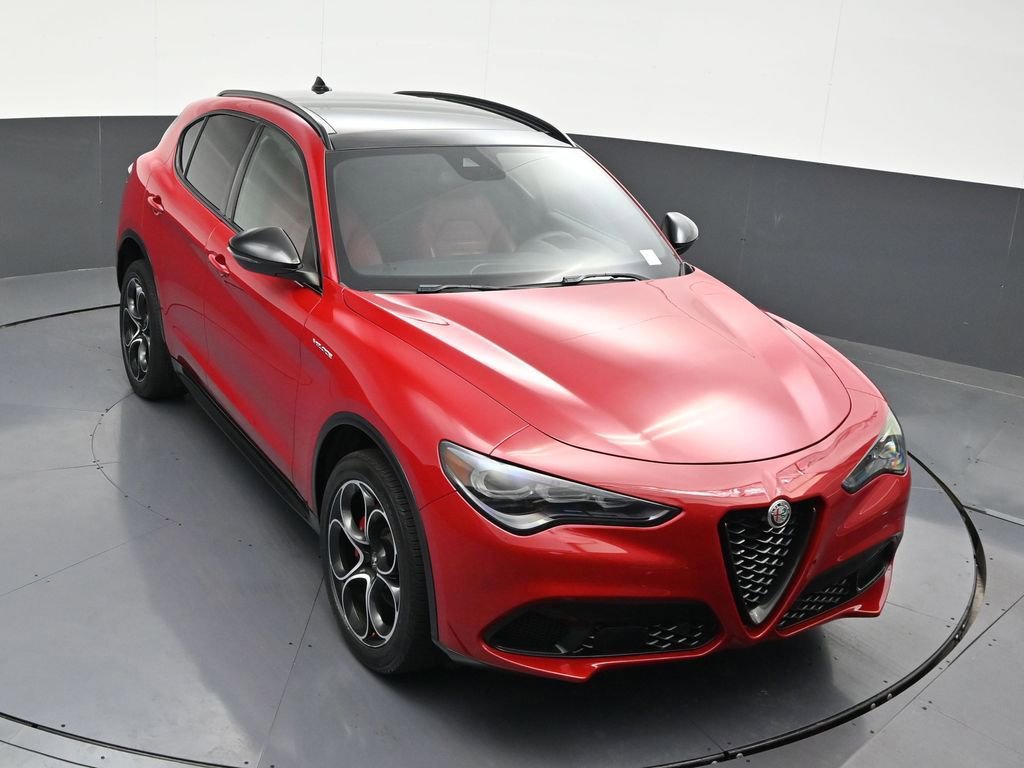 Used 2024 Alfa Romeo Stelvio Veloce AWD/4WD image 24