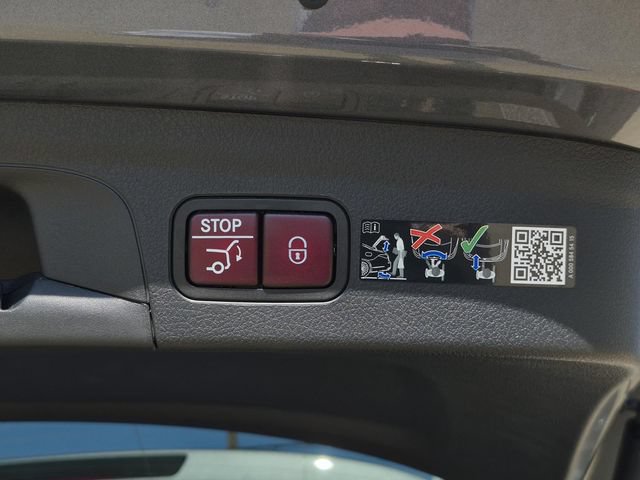 Certified 2025 Mercedes-Benz GLE 450e 4MATIC image 10